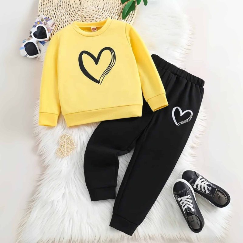 Black & Yellow Contrast Heart Printed Sweatshirt Tracksuit for Girls Black & Yellow Contrast Heart Printed Sweatshirt Tracksuit for Girls